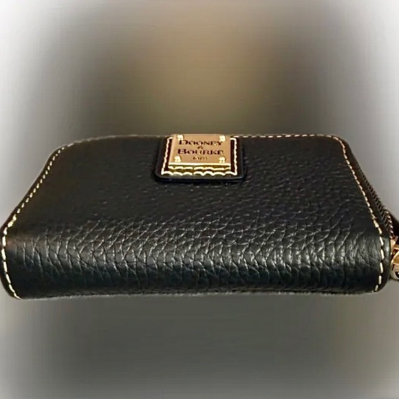 New Dooney & Bourke Large Zip Around Credit Card Wallet Case Pebble Grain Black - Picture 5 of 9